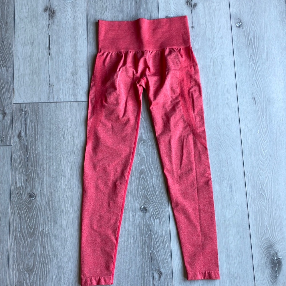 NVGTN Candy Apple Contour Seamless Leggings